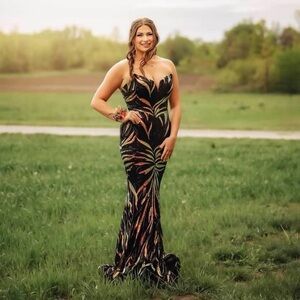 Portia & Scarlett Prom Dress -